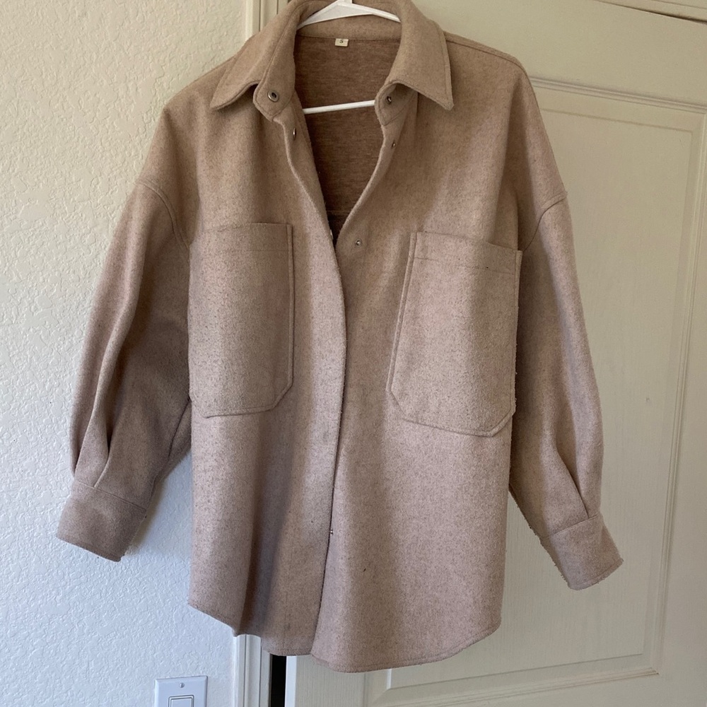 Tan shirt jacket size small oversized